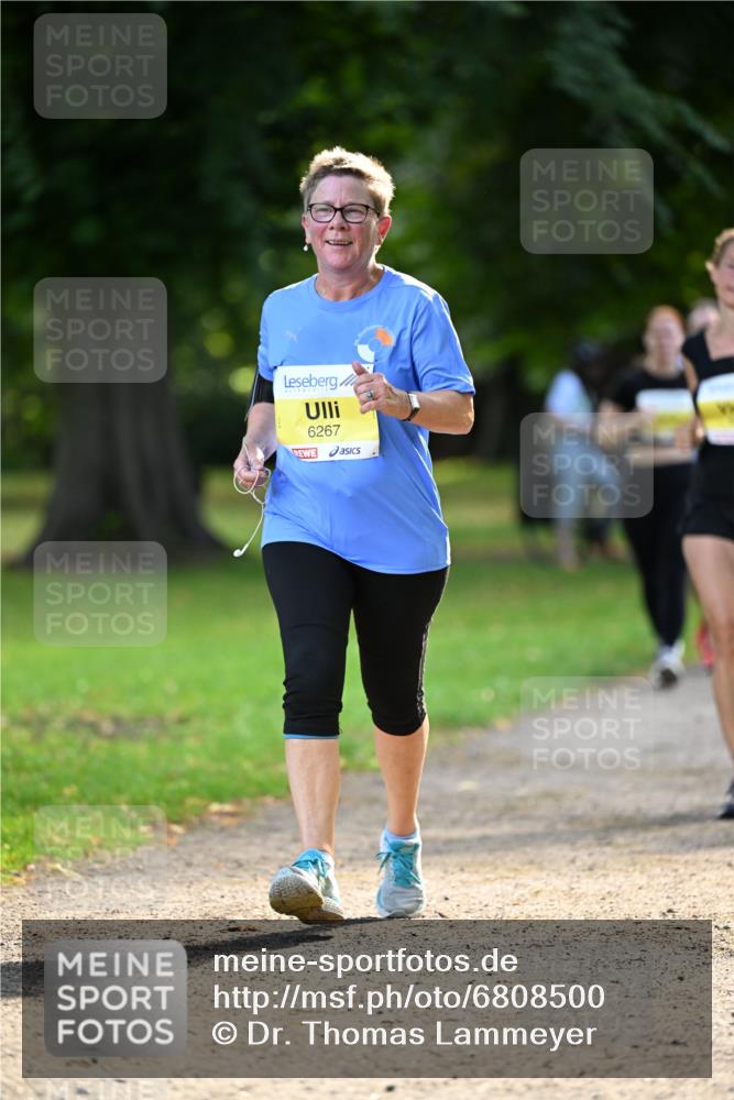 25.08.2024 - 20. Blankeneser Heldenlauf Dr. Thomas Lammeyer http://msf.ph/oto/6808500 25.08.2024 10:21:44 Laufen 6267 meine-sportfotos.de