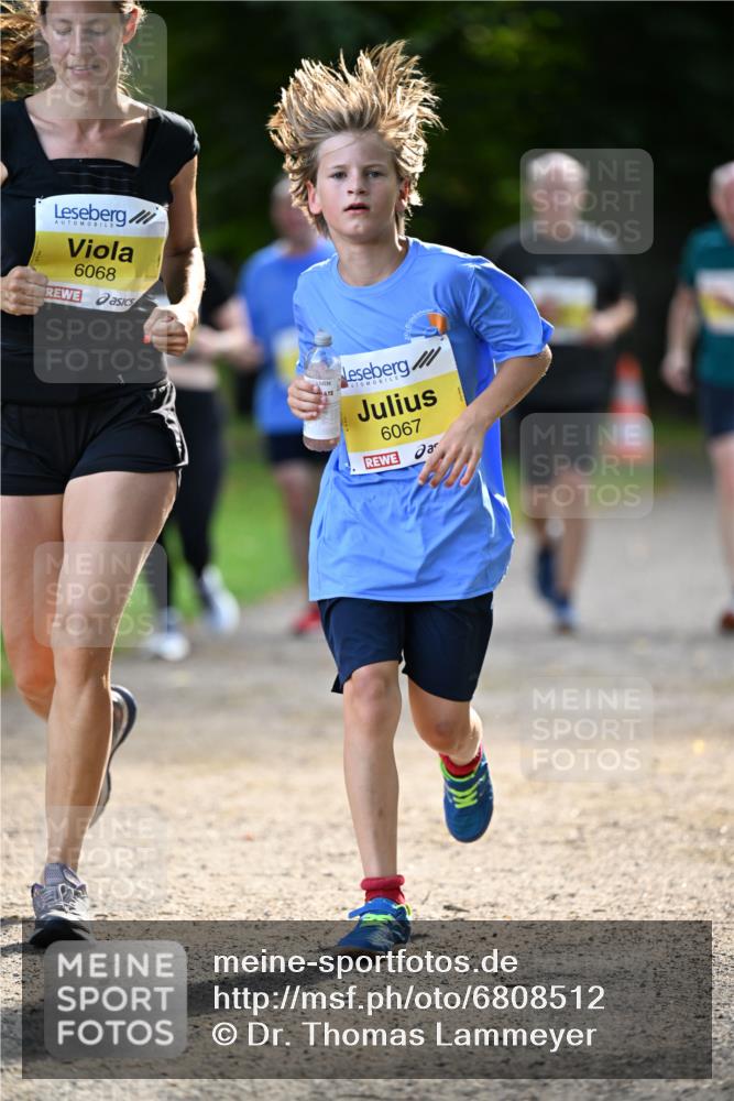 25.08.2024 - 20. Blankeneser Heldenlauf Dr. Thomas Lammeyer http://msf.ph/oto/6808512 25.08.2024 10:21:47 Laufen 6068, 6067 meine-sportfotos.de