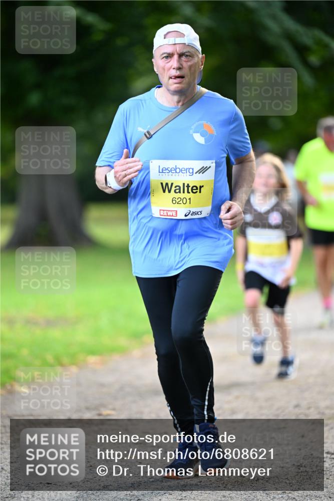 25.08.2024 - 20. Blankeneser Heldenlauf Dr. Thomas Lammeyer http://msf.ph/oto/6808621 25.08.2024 10:22:10 Laufen 6201 meine-sportfotos.de
