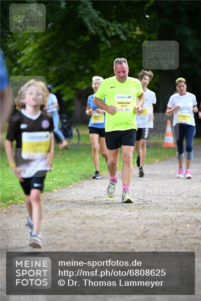25.08.2024 - 20. Blankeneser Heldenlauf Dr. Thomas Lammeyer http://msf.ph/oto/6808625 25.08.2024 10:22:11 Laufen 6473 meine-sportfotos.de