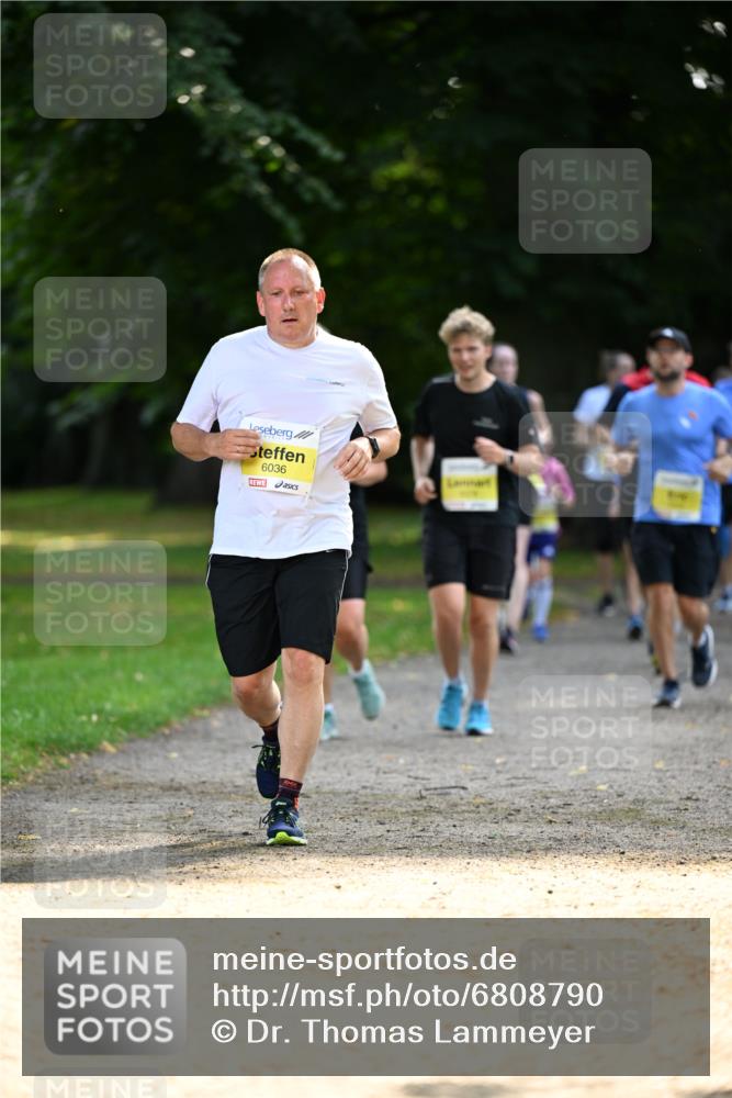 25.08.2024 - 20. Blankeneser Heldenlauf Dr. Thomas Lammeyer http://msf.ph/oto/6808790 25.08.2024 10:23:14 Laufen 6036 meine-sportfotos.de