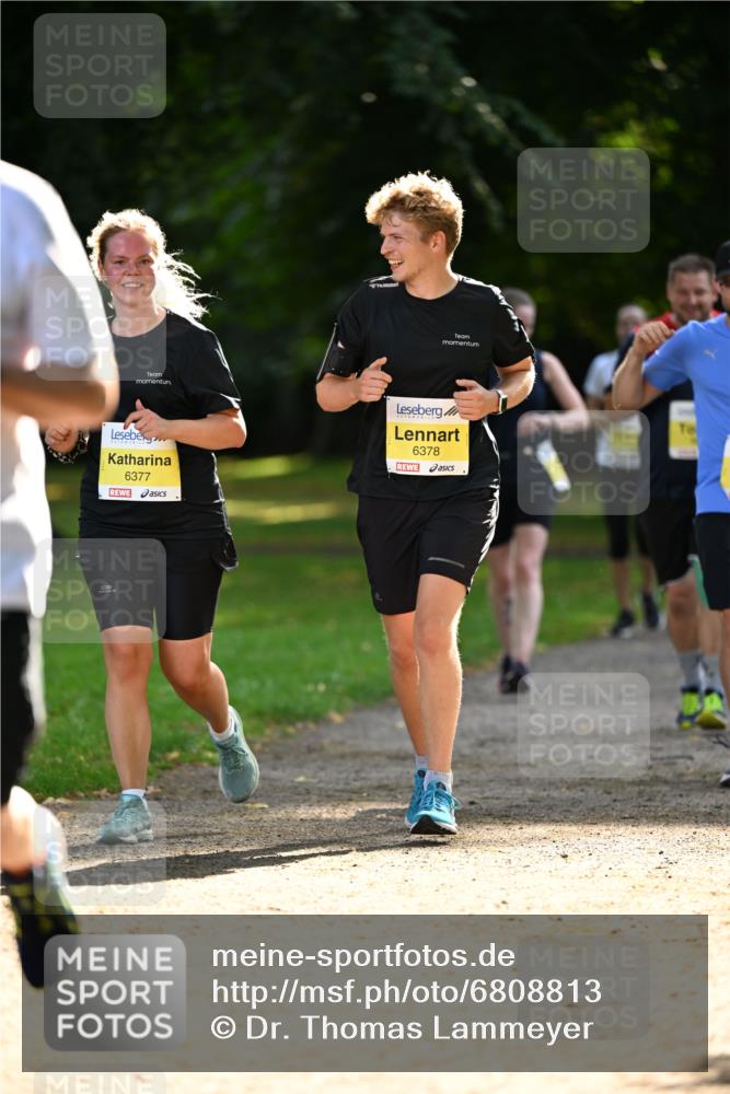 25.08.2024 - 20. Blankeneser Heldenlauf Dr. Thomas Lammeyer http://msf.ph/oto/6808813 25.08.2024 10:23:17 Laufen 6377, 6378 meine-sportfotos.de