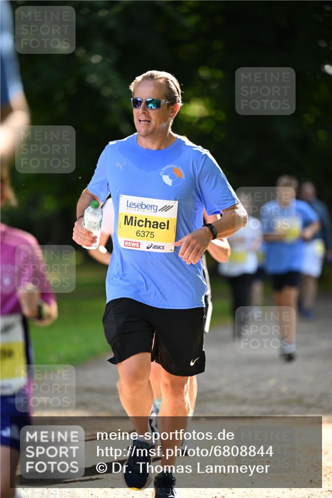 25.08.2024 - 20. Blankeneser Heldenlauf Dr. Thomas Lammeyer http://msf.ph/oto/6808844 25.08.2024 10:23:25 Laufen 6375 meine-sportfotos.de