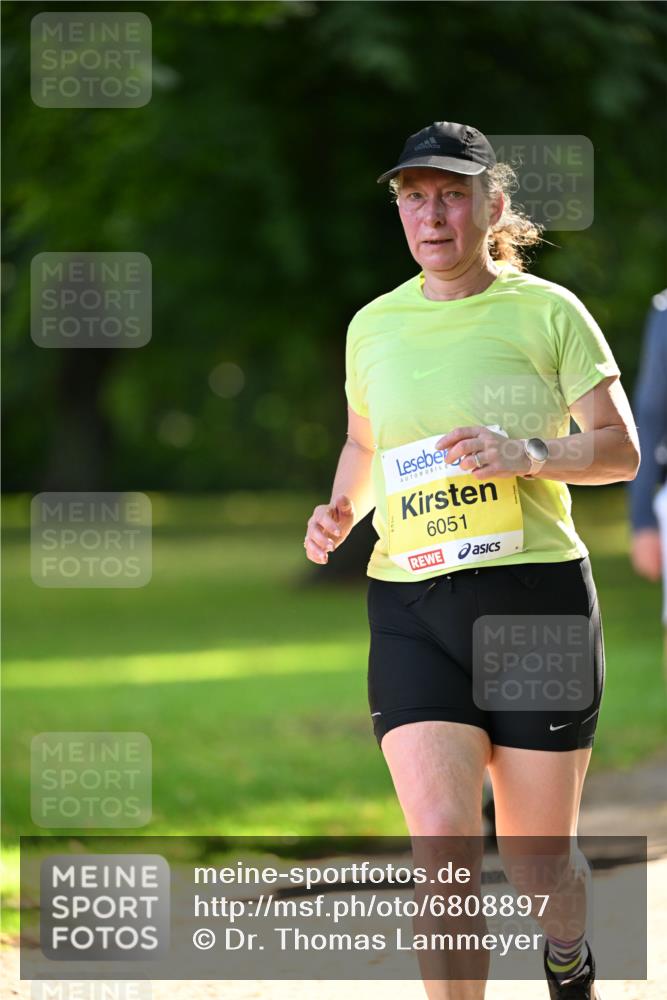 25.08.2024 - 20. Blankeneser Heldenlauf Dr. Thomas Lammeyer http://msf.ph/oto/6808897 25.08.2024 10:23:38 Laufen 6051 meine-sportfotos.de
