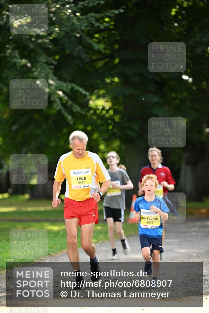 25.08.2024 - 20. Blankeneser Heldenlauf Dr. Thomas Lammeyer http://msf.ph/oto/6808907 25.08.2024 10:23:49 Laufen 6025, 6024 meine-sportfotos.de