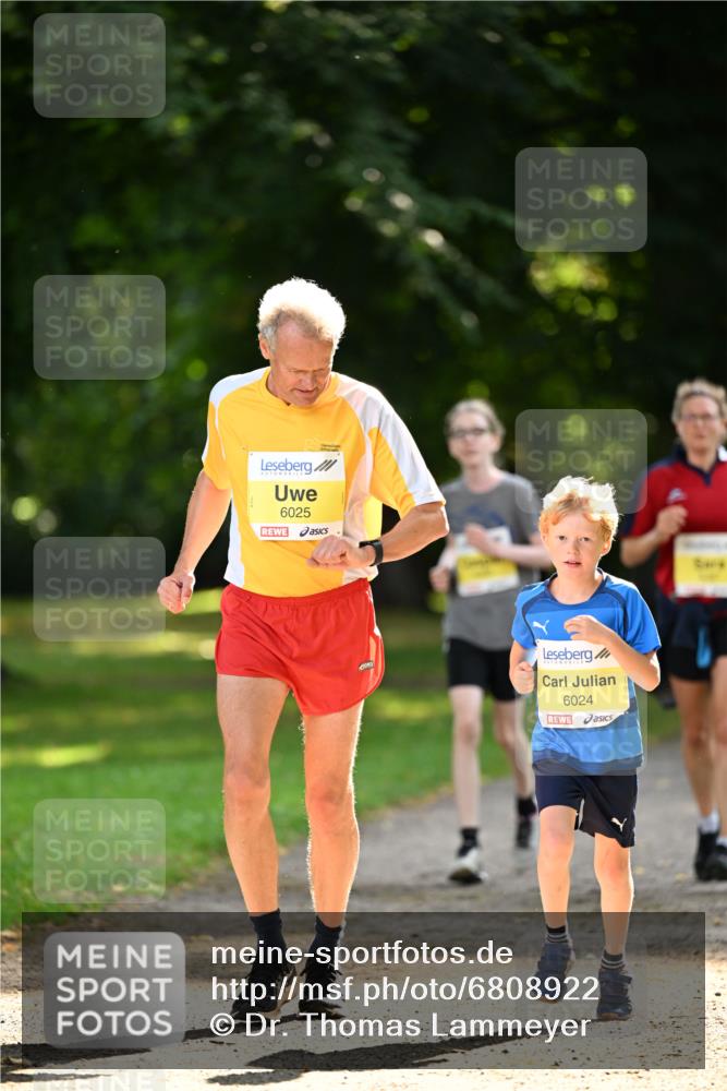 25.08.2024 - 20. Blankeneser Heldenlauf Dr. Thomas Lammeyer http://msf.ph/oto/6808922 25.08.2024 10:23:51 Laufen 6025, 6024 meine-sportfotos.de