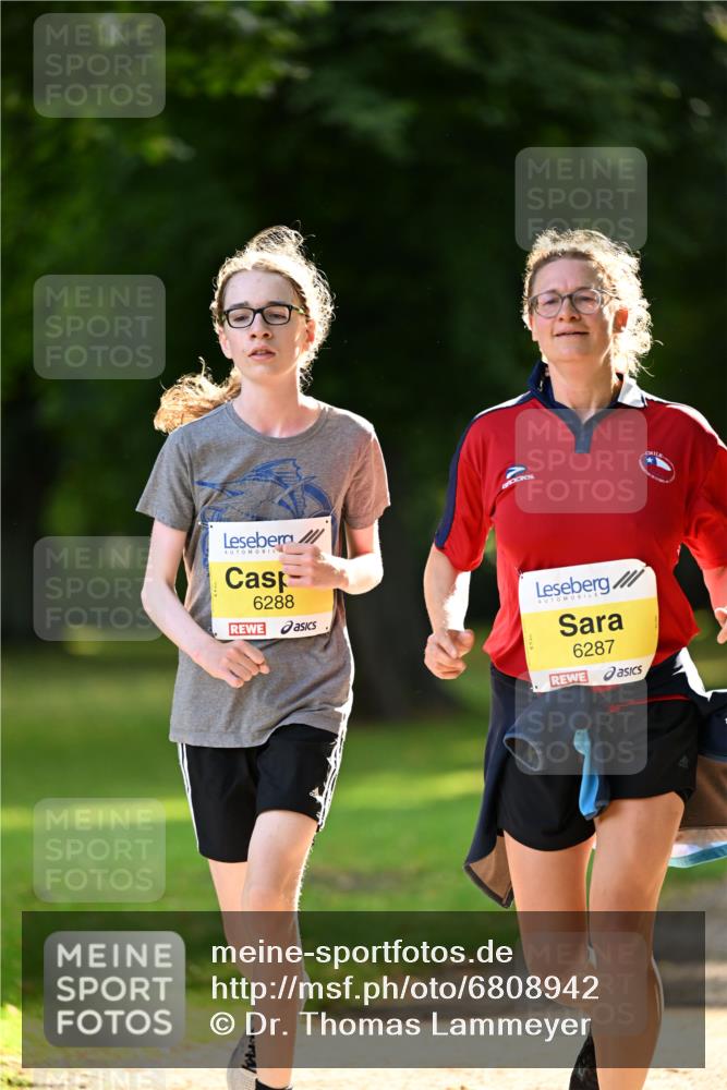 25.08.2024 - 20. Blankeneser Heldenlauf Dr. Thomas Lammeyer http://msf.ph/oto/6808942 25.08.2024 10:23:55 Laufen 6288, 6287 meine-sportfotos.de