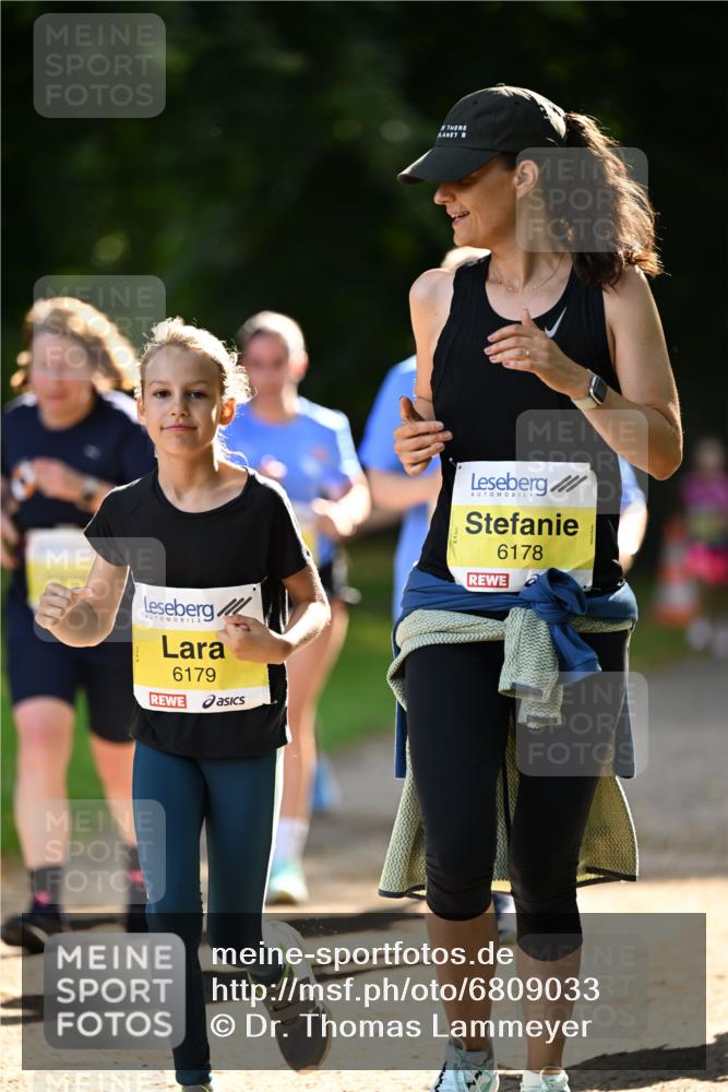 25.08.2024 - 20. Blankeneser Heldenlauf Dr. Thomas Lammeyer http://msf.ph/oto/6809033 25.08.2024 10:24:14 Laufen 6179, 6178 meine-sportfotos.de