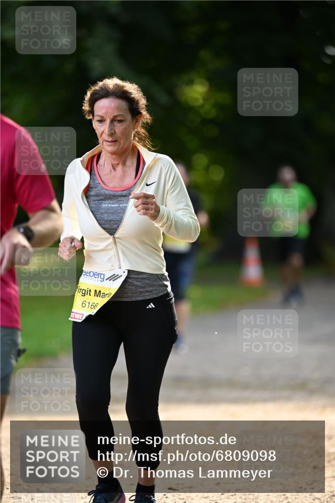 25.08.2024 - 20. Blankeneser Heldenlauf Dr. Thomas Lammeyer http://msf.ph/oto/6809098 25.08.2024 10:24:27 Laufen 6166 meine-sportfotos.de