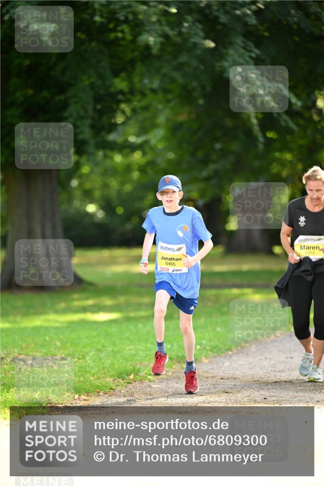25.08.2024 - 20. Blankeneser Heldenlauf Dr. Thomas Lammeyer http://msf.ph/oto/6809300 25.08.2024 10:25:20 Laufen 6465, 6252 meine-sportfotos.de