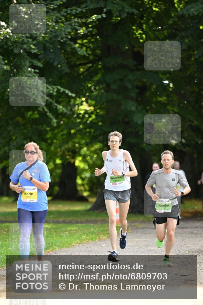 25.08.2024 - 20. Blankeneser Heldenlauf Dr. Thomas Lammeyer http://msf.ph/oto/6809703 25.08.2024 10:28:37 Laufen 6056, 1434, 1139 meine-sportfotos.de