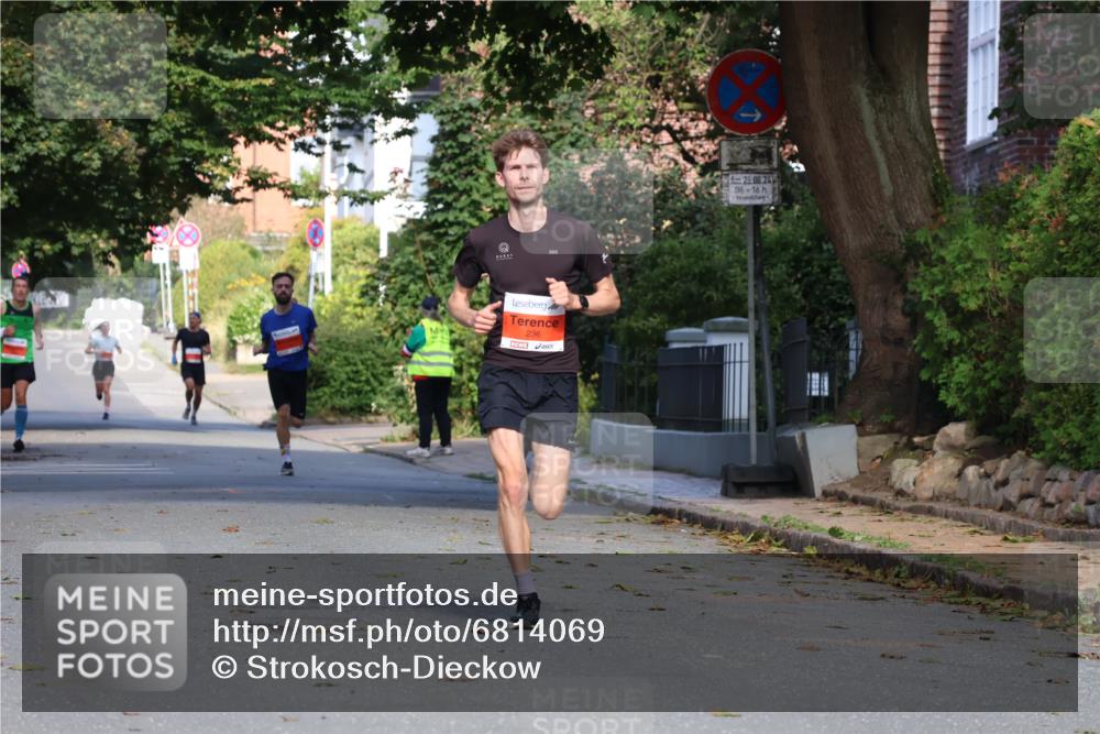 25.08.2024 - 20. Blankeneser Heldenlauf Strokosch-Dieckow http://msf.ph/oto/6814069 25.08.2024 09:35:45 Ziel 174, 236 meine-sportfotos.de