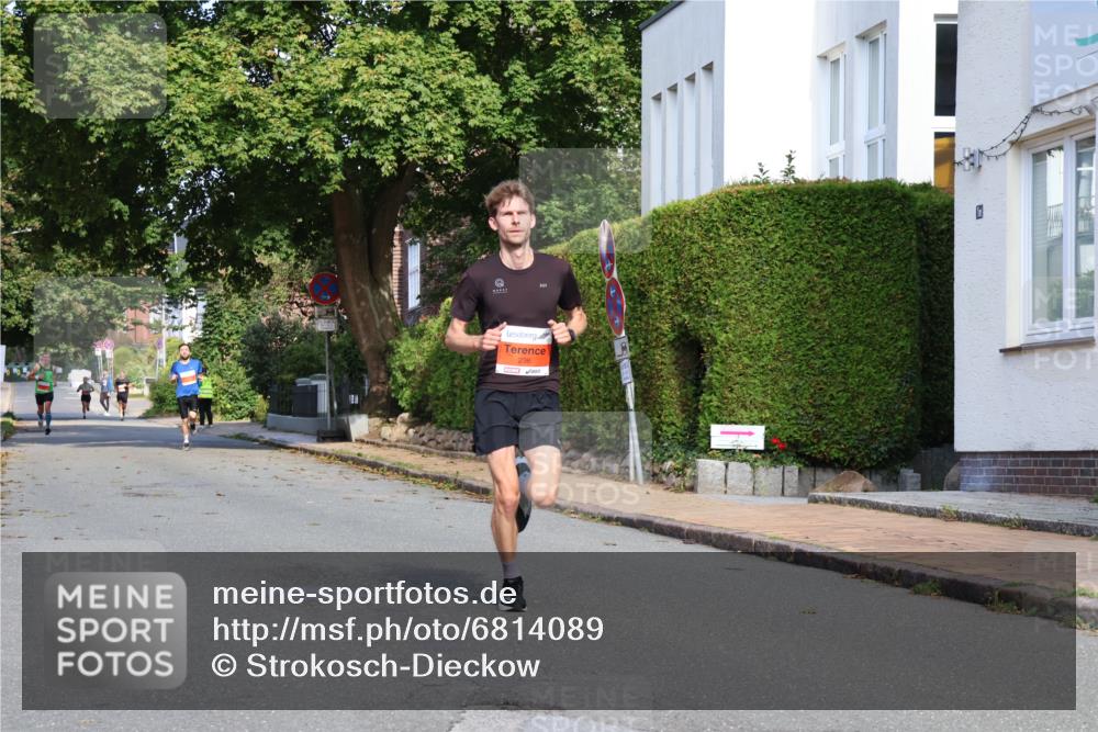 25.08.2024 - 20. Blankeneser Heldenlauf Strokosch-Dieckow http://msf.ph/oto/6814089 25.08.2024 09:35:48 Ziel 174, 210, 236 meine-sportfotos.de