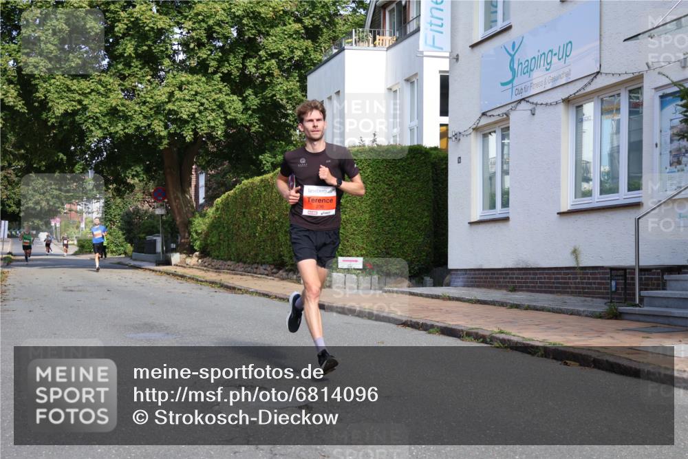 25.08.2024 - 20. Blankeneser Heldenlauf Strokosch-Dieckow http://msf.ph/oto/6814096 25.08.2024 09:35:48 Ziel 174, 210, 236 meine-sportfotos.de