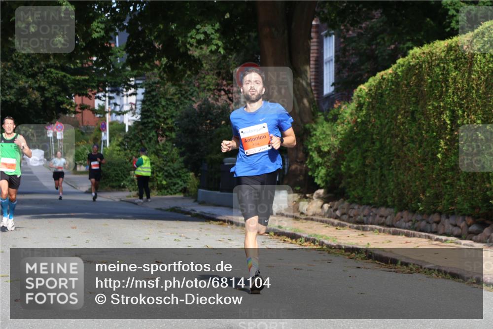 25.08.2024 - 20. Blankeneser Heldenlauf Strokosch-Dieckow http://msf.ph/oto/6814104 25.08.2024 09:35:52 Ziel 174, 210, 236 meine-sportfotos.de