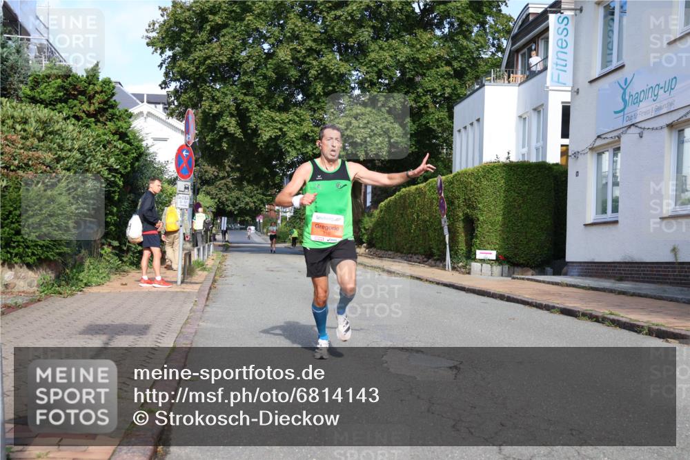 25.08.2024 - 20. Blankeneser Heldenlauf Strokosch-Dieckow http://msf.ph/oto/6814143 25.08.2024 09:35:59 Ziel 210, 214, 215 meine-sportfotos.de