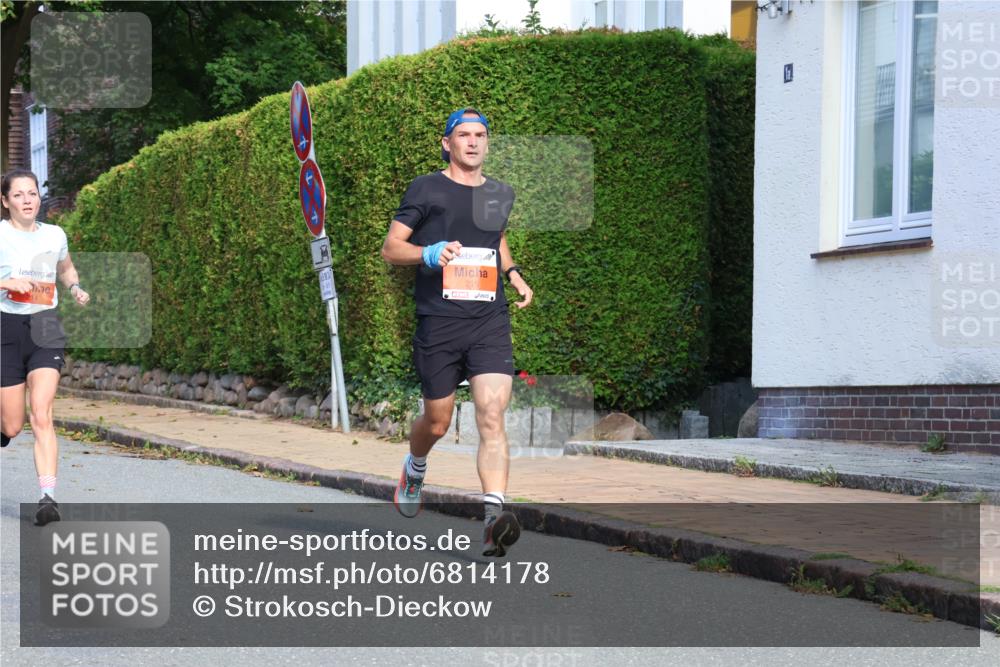 25.08.2024 - 20. Blankeneser Heldenlauf Strokosch-Dieckow http://msf.ph/oto/6814178 25.08.2024 09:36:06 Ziel 214, 215 meine-sportfotos.de