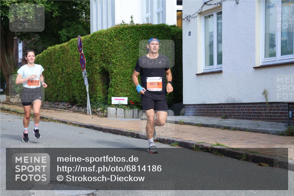 25.08.2024 - 20. Blankeneser Heldenlauf Strokosch-Dieckow http://msf.ph/oto/6814186 25.08.2024 09:36:07 Ziel 214, 215 meine-sportfotos.de