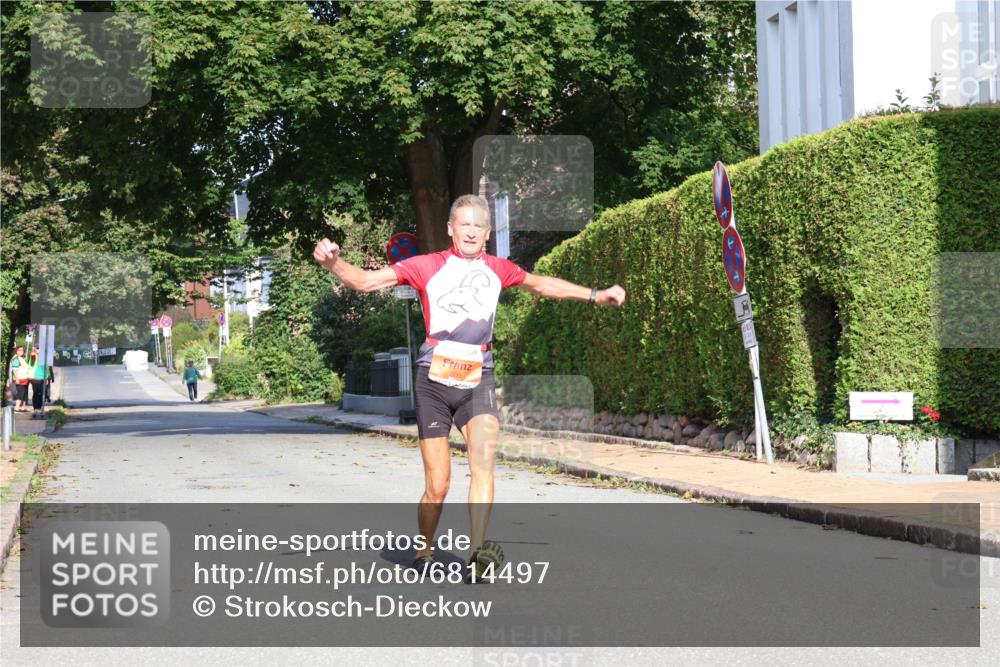 25.08.2024 - 20. Blankeneser Heldenlauf Strokosch-Dieckow http://msf.ph/oto/6814497 25.08.2024 09:38:06 Ziel 205 meine-sportfotos.de