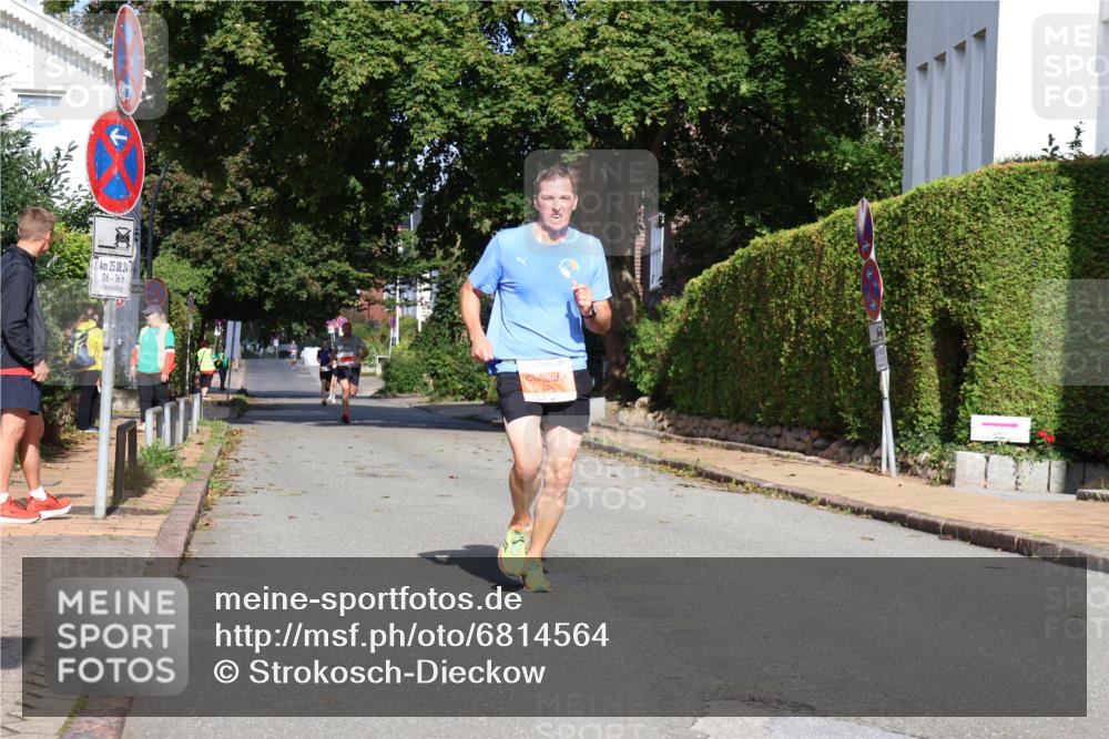25.08.2024 - 20. Blankeneser Heldenlauf Strokosch-Dieckow http://msf.ph/oto/6814564 25.08.2024 09:39:10 Ziel 126, 145, 265 meine-sportfotos.de