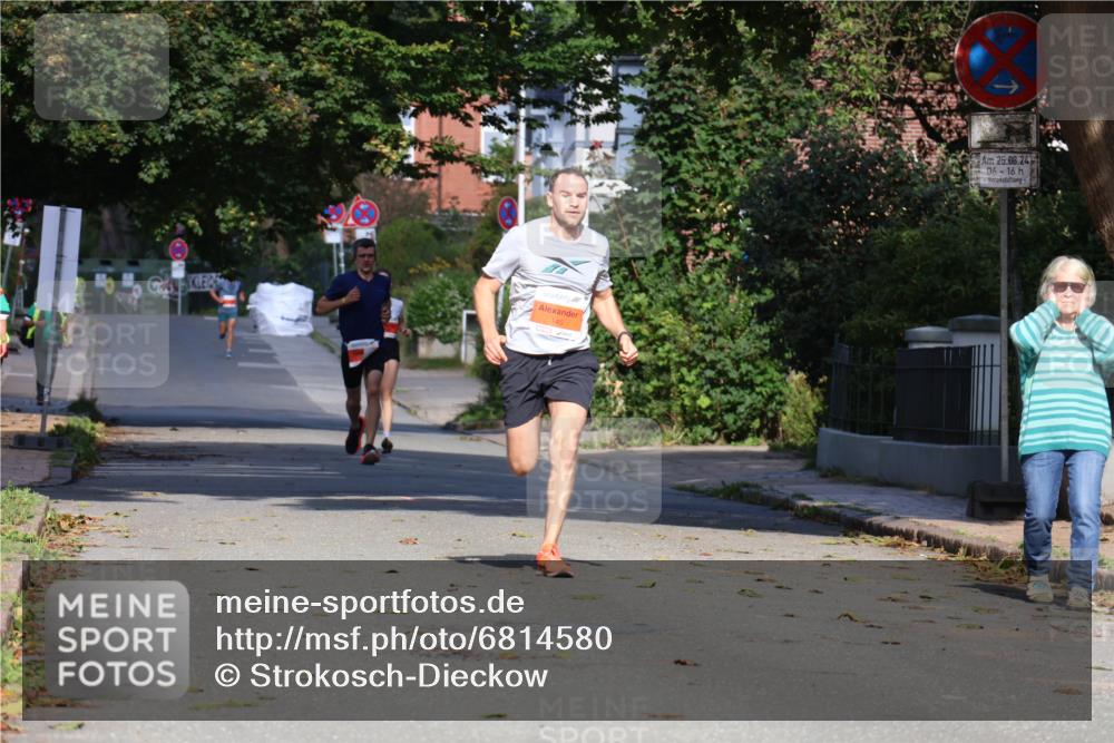 25.08.2024 - 20. Blankeneser Heldenlauf Strokosch-Dieckow http://msf.ph/oto/6814580 25.08.2024 09:39:13 Ziel 126, 145, 156, 265 meine-sportfotos.de
