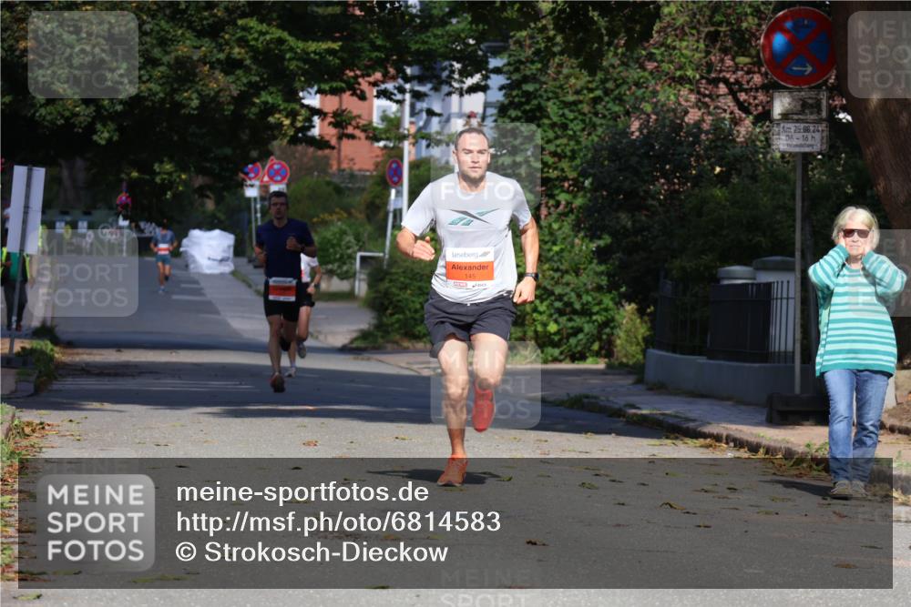 25.08.2024 - 20. Blankeneser Heldenlauf Strokosch-Dieckow http://msf.ph/oto/6814583 25.08.2024 09:39:13 Ziel 126, 145, 156, 265 meine-sportfotos.de