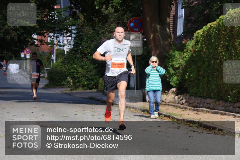 25.08.2024 - 20. Blankeneser Heldenlauf Strokosch-Dieckow http://msf.ph/oto/6814596 25.08.2024 09:39:14 Ziel 126, 145, 156, 265 meine-sportfotos.de