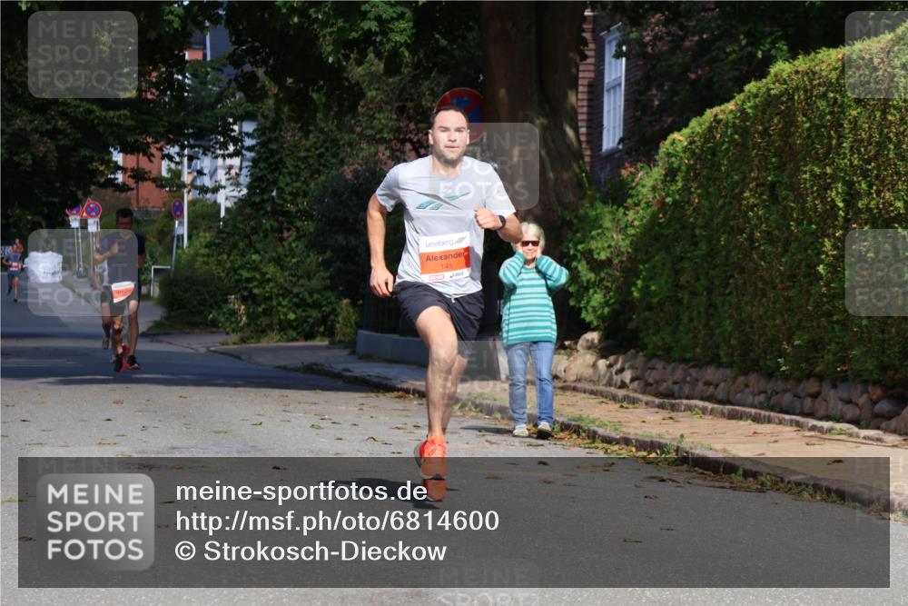 25.08.2024 - 20. Blankeneser Heldenlauf Strokosch-Dieckow http://msf.ph/oto/6814600 25.08.2024 09:39:15 Ziel 126, 145, 156, 265 meine-sportfotos.de