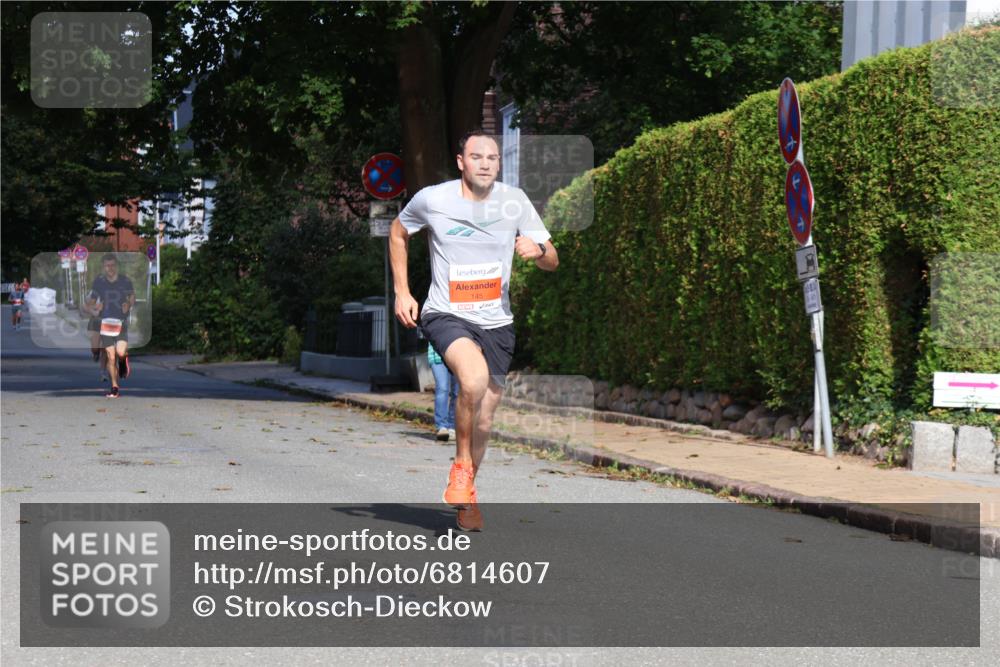 25.08.2024 - 20. Blankeneser Heldenlauf Strokosch-Dieckow http://msf.ph/oto/6814607 25.08.2024 09:39:15 Ziel 126, 145, 156, 265 meine-sportfotos.de