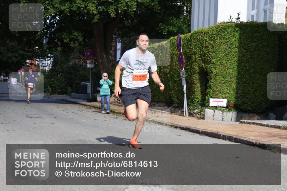 25.08.2024 - 20. Blankeneser Heldenlauf Strokosch-Dieckow http://msf.ph/oto/6814613 25.08.2024 09:39:16 Ziel 145, 156, 265 meine-sportfotos.de