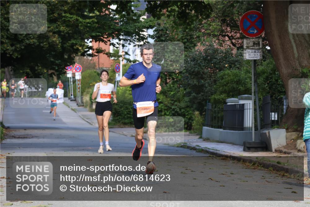 25.08.2024 - 20. Blankeneser Heldenlauf Strokosch-Dieckow http://msf.ph/oto/6814623 25.08.2024 09:39:18 Ziel 145, 156, 265 meine-sportfotos.de