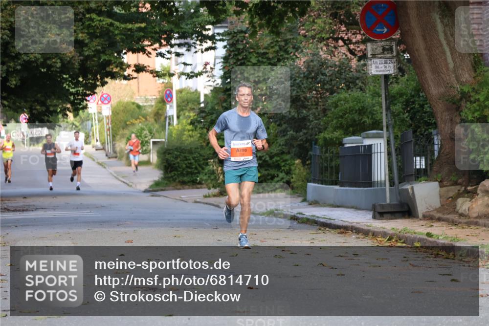 25.08.2024 - 20. Blankeneser Heldenlauf Strokosch-Dieckow http://msf.ph/oto/6814710 25.08.2024 09:39:38 Ziel 208 meine-sportfotos.de