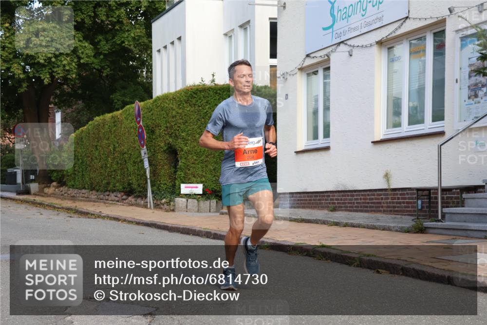 25.08.2024 - 20. Blankeneser Heldenlauf Strokosch-Dieckow http://msf.ph/oto/6814730 25.08.2024 09:39:44 Ziel 208 meine-sportfotos.de