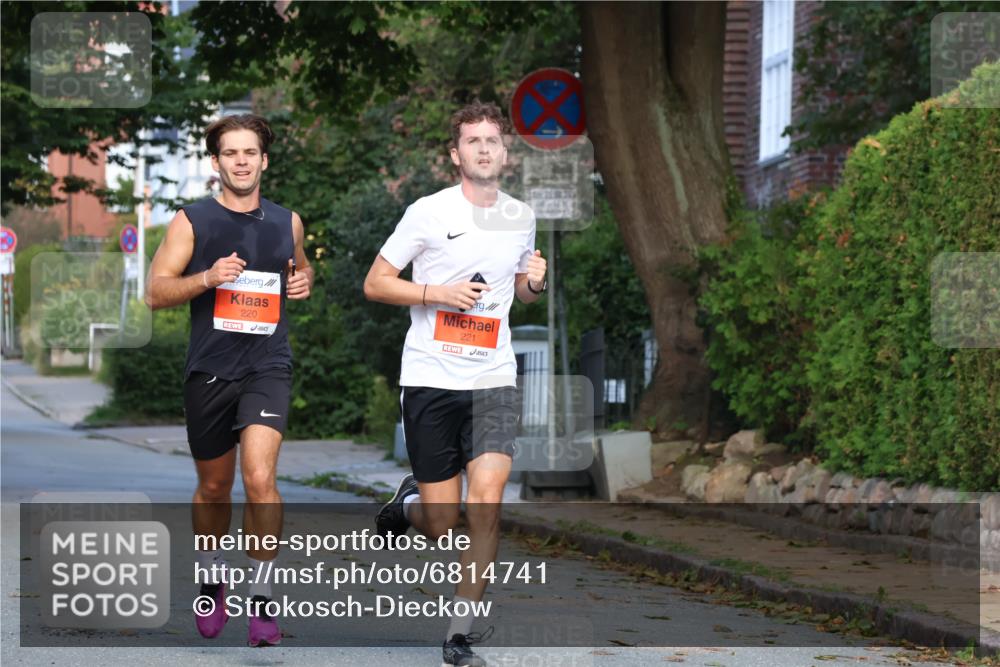 25.08.2024 - 20. Blankeneser Heldenlauf Strokosch-Dieckow http://msf.ph/oto/6814741 25.08.2024 09:39:57 Ziel 220, 221, 233 meine-sportfotos.de