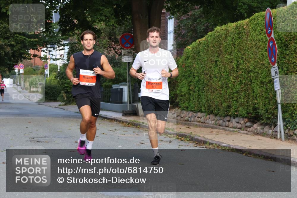 25.08.2024 - 20. Blankeneser Heldenlauf Strokosch-Dieckow http://msf.ph/oto/6814750 25.08.2024 09:39:58 Ziel 220, 221, 233 meine-sportfotos.de