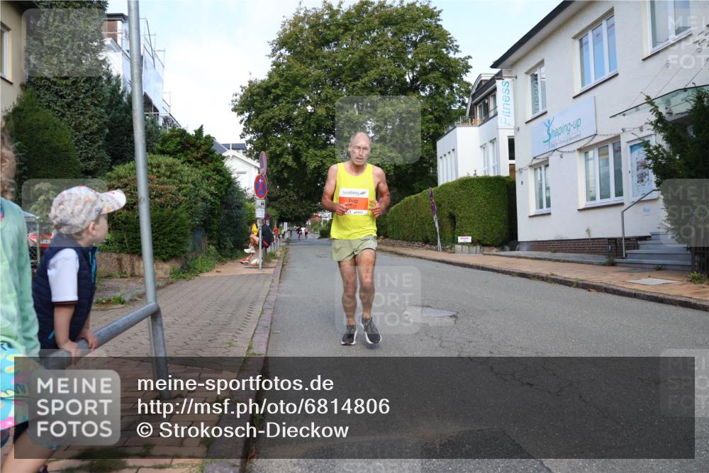 25.08.2024 - 20. Blankeneser Heldenlauf Strokosch-Dieckow http://msf.ph/oto/6814806 25.08.2024 09:40:05 Ziel 198, 220, 233 meine-sportfotos.de
