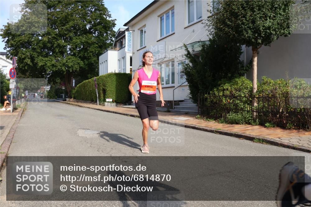 25.08.2024 - 20. Blankeneser Heldenlauf Strokosch-Dieckow http://msf.ph/oto/6814870 25.08.2024 09:40:18 Ziel 140, 198, 262 meine-sportfotos.de