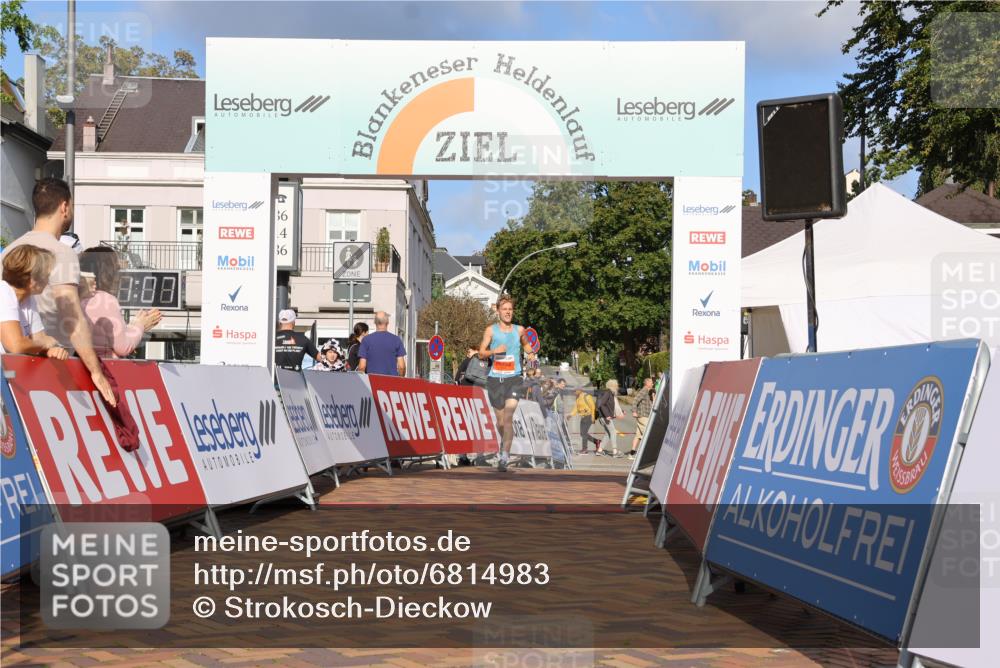 25.08.2024 - 20. Blankeneser Heldenlauf Strokosch-Dieckow http://msf.ph/oto/6814983 25.08.2024 09:31:40 Ziel 238 meine-sportfotos.de