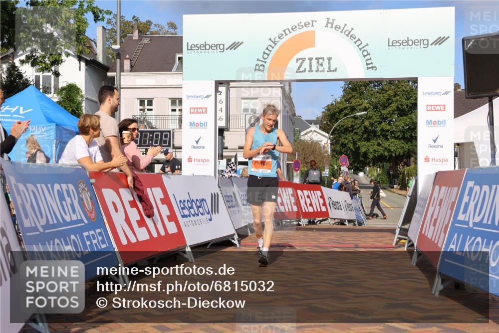 25.08.2024 - 20. Blankeneser Heldenlauf Strokosch-Dieckow http://msf.ph/oto/6815032 25.08.2024 09:31:43 Ziel 238 meine-sportfotos.de