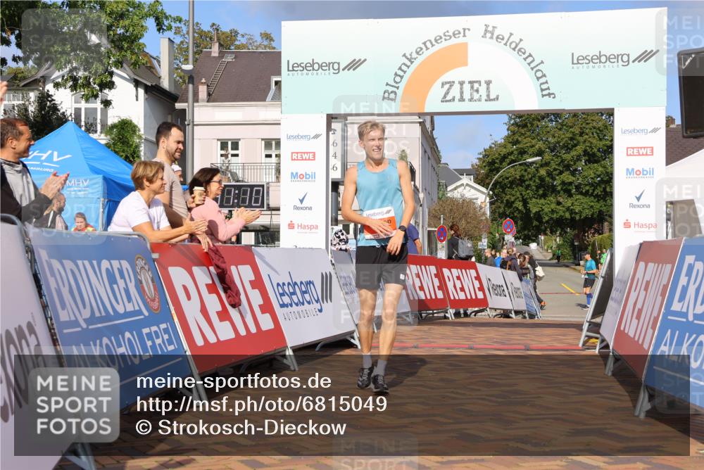 25.08.2024 - 20. Blankeneser Heldenlauf Strokosch-Dieckow http://msf.ph/oto/6815049 25.08.2024 09:31:43 Ziel 238 meine-sportfotos.de