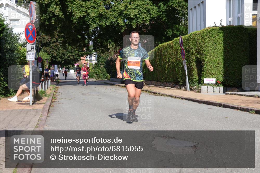 25.08.2024 - 20. Blankeneser Heldenlauf Strokosch-Dieckow http://msf.ph/oto/6815055 25.08.2024 09:41:18 Ziel 105, 148, 206 meine-sportfotos.de