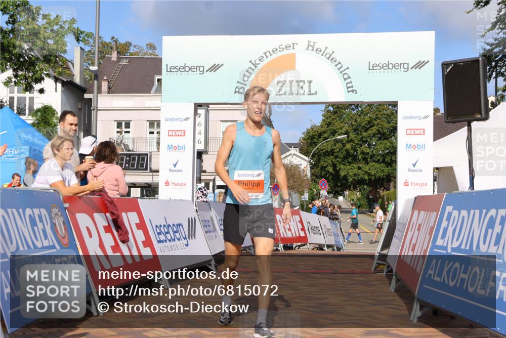 25.08.2024 - 20. Blankeneser Heldenlauf Strokosch-Dieckow http://msf.ph/oto/6815072 25.08.2024 09:31:44 Ziel 238 meine-sportfotos.de