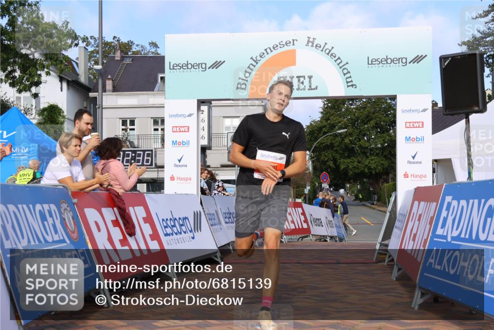 25.08.2024 - 20. Blankeneser Heldenlauf Strokosch-Dieckow http://msf.ph/oto/6815139 25.08.2024 09:33:09 Ziel 182 meine-sportfotos.de