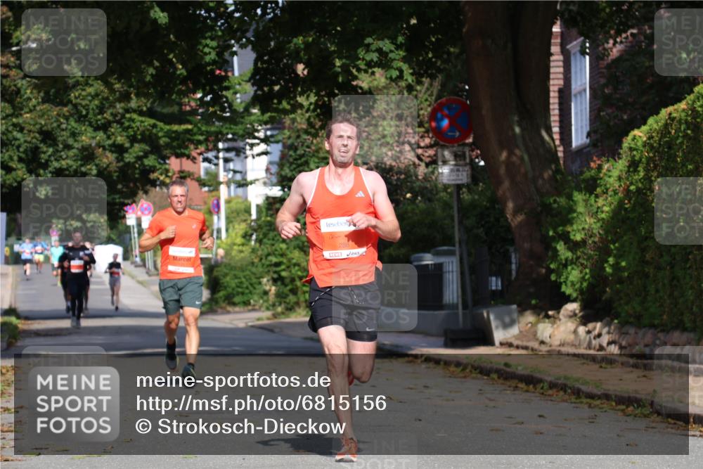 25.08.2024 - 20. Blankeneser Heldenlauf Strokosch-Dieckow http://msf.ph/oto/6815156 25.08.2024 09:41:32 Ziel 105, 121, 288 meine-sportfotos.de