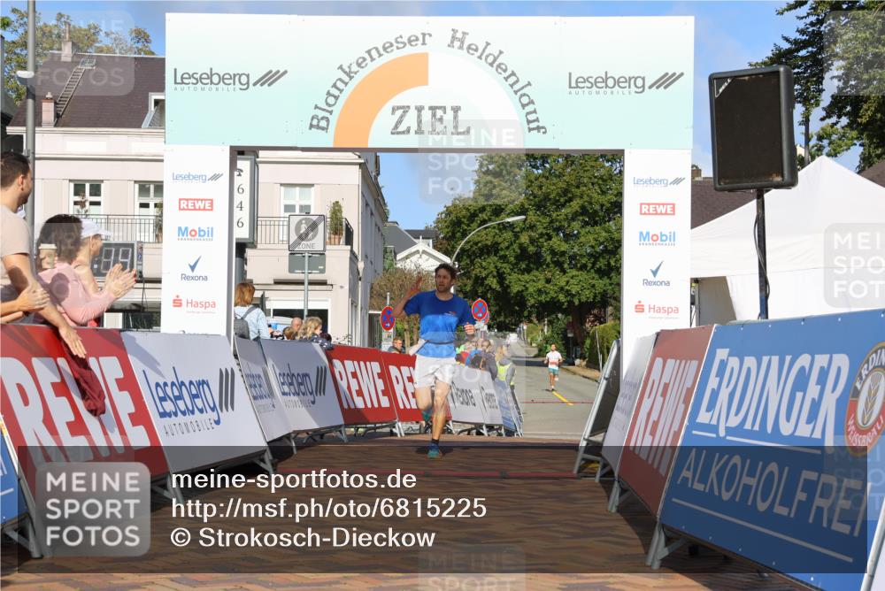 25.08.2024 - 20. Blankeneser Heldenlauf Strokosch-Dieckow http://msf.ph/oto/6815225 25.08.2024 09:34:48 Ziel 235 meine-sportfotos.de