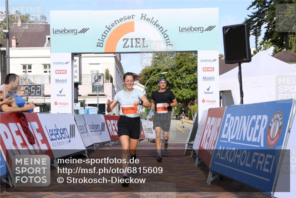 25.08.2024 - 20. Blankeneser Heldenlauf Strokosch-Dieckow http://msf.ph/oto/6815609 25.08.2024 09:36:26 Ziel 214, 215 meine-sportfotos.de