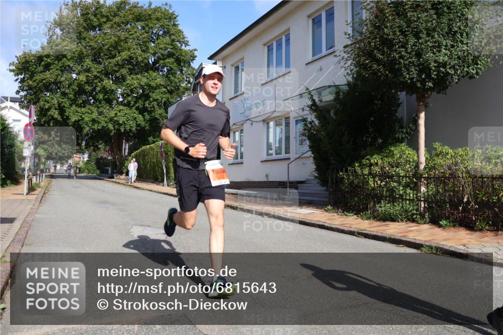 25.08.2024 - 20. Blankeneser Heldenlauf Strokosch-Dieckow http://msf.ph/oto/6815643 25.08.2024 09:42:38 Ziel 142, 191, 193, 222 meine-sportfotos.de