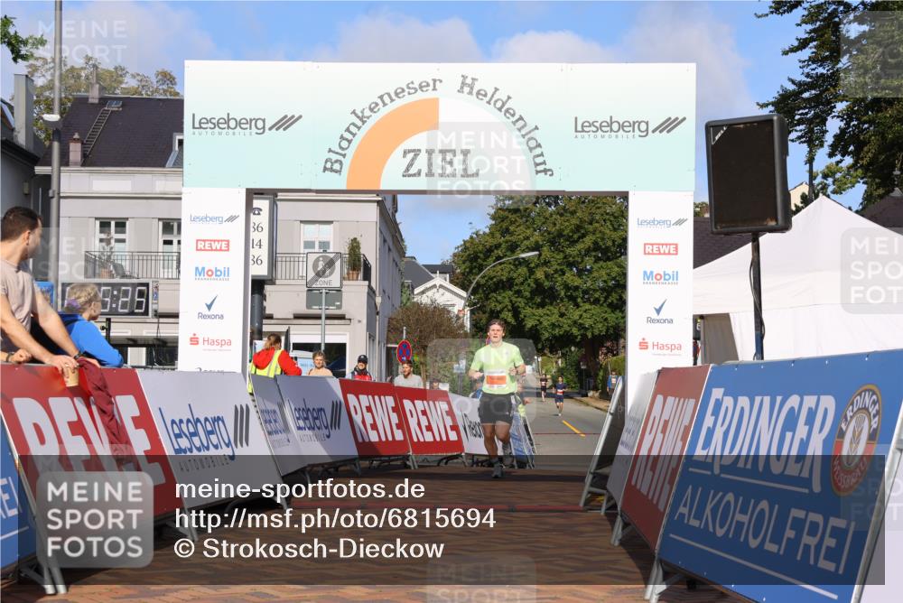 25.08.2024 - 20. Blankeneser Heldenlauf Strokosch-Dieckow http://msf.ph/oto/6815694 25.08.2024 09:36:59 Ziel 285 meine-sportfotos.de