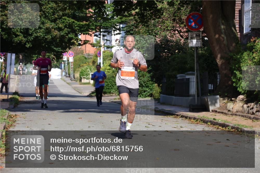 25.08.2024 - 20. Blankeneser Heldenlauf Strokosch-Dieckow http://msf.ph/oto/6815756 25.08.2024 09:42:51 Ziel 193, 272, 281 meine-sportfotos.de