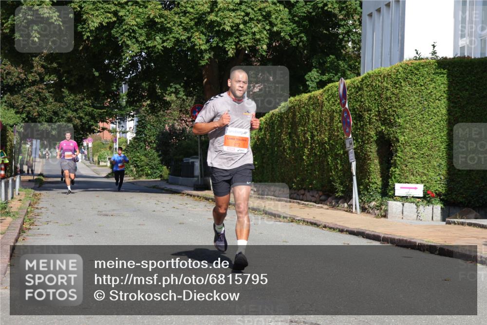 25.08.2024 - 20. Blankeneser Heldenlauf Strokosch-Dieckow http://msf.ph/oto/6815795 25.08.2024 09:42:54 Ziel 170, 272, 281 meine-sportfotos.de